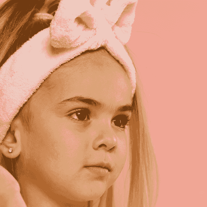 Diadema para niñas, para ayudarlas a incorporar el lavado de la cara en su rutina diaria, suave y elastica de tanaka cosmetics